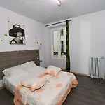 دي لا بوست فندق 3*