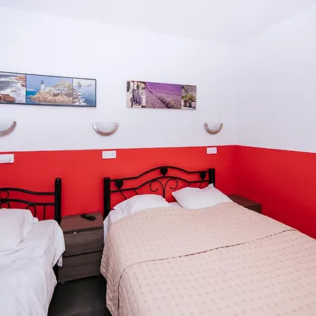 De La Poste 3* פריז