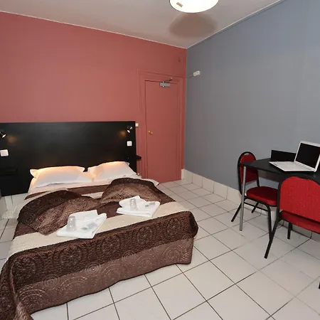 De La Poste פריז