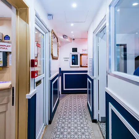 מלון De La Poste