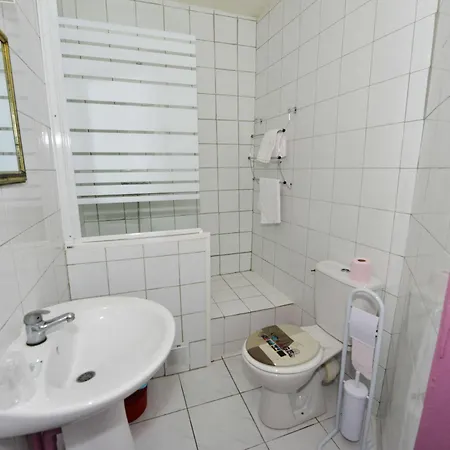 De La Poste 3* פריז